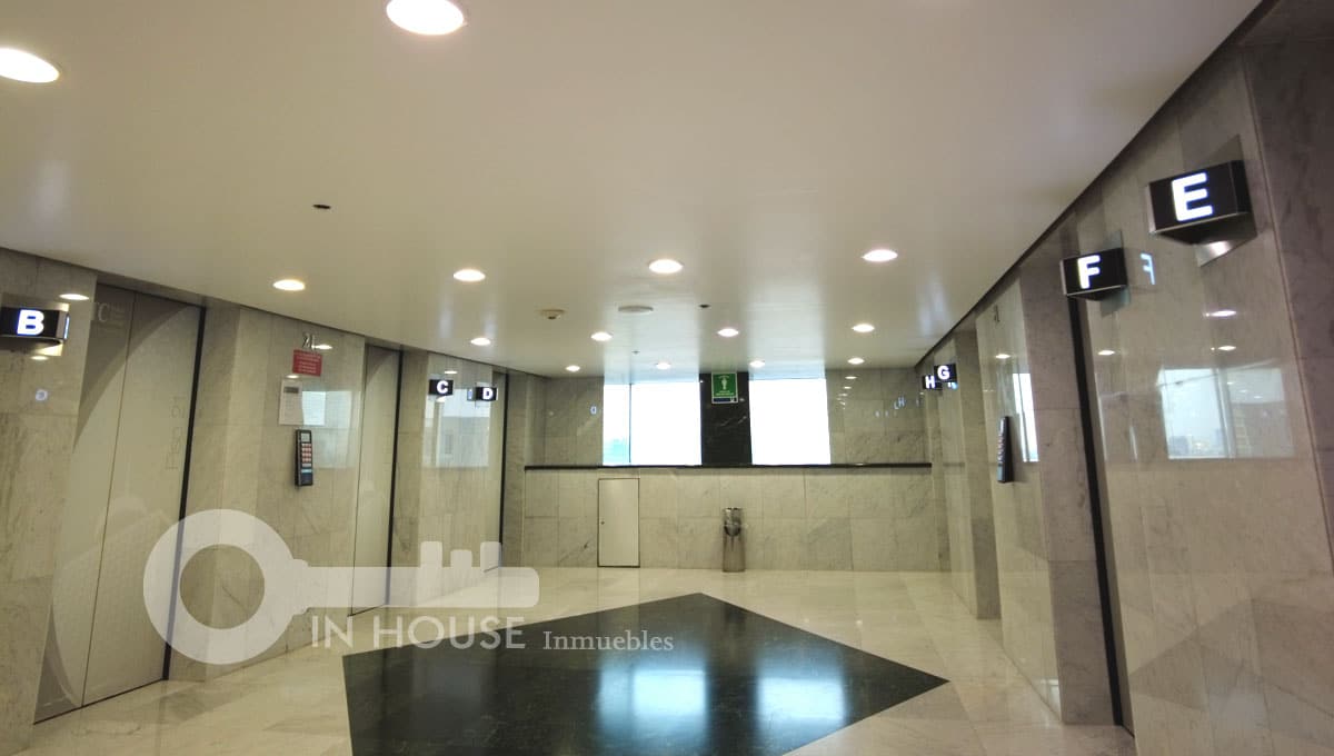 oficina-wtc-pasillo-elevador